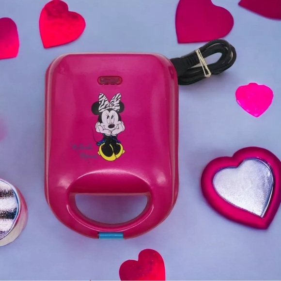 Minnie Mouse Muffins Cupcake Maker Disney Pink (4 Slots) - Picture 1 of 2